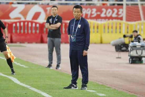 莫斯卡多加盟巴黎细节将敲定 转会费约2000万欧《巴黎人报》消息，莫斯卡多加盟巴黎圣日耳曼的最终细节即将敲定，转会费约2000万欧，不包括奖金。